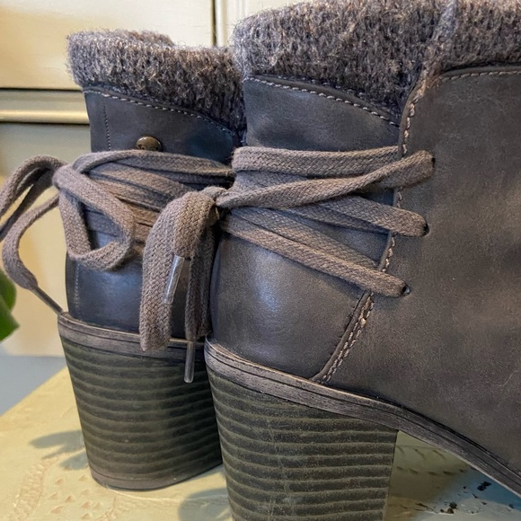 Roxy Dakota Gray Heeled Faux Fur Boot - Picture 6 of 10